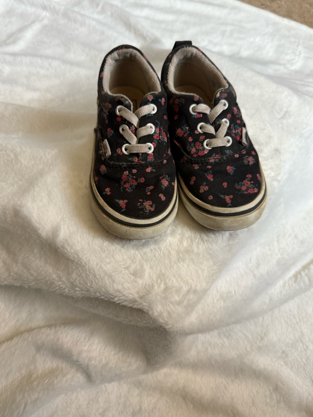Vans Kids Black Canvas Sneakers with Pink Floral Print
